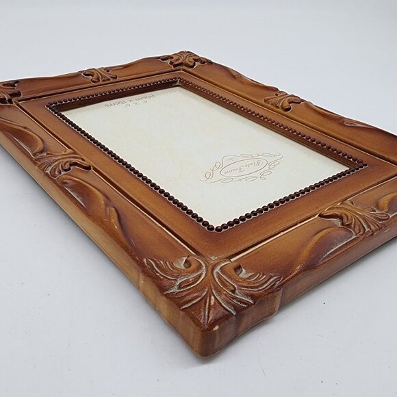 Vintage Inspired Ornate Brown Resin Photo Frame With Embossed Faux Wood Leather - Picture 9 of 11
